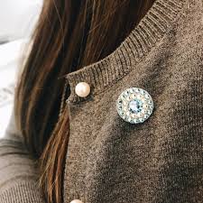 Escarapela argentina) is one of the national symbols of argentina, instituted by decree on february 18, 1812 by the first triumvirate, who determined that the national cockade of the united provinces of the río de la plata shall be of colours white and light blue .. Escarapela Argentina Con Cristales De Swarovski