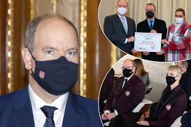 Jun 26, 2021 · el mundo de la realeza europea, o más bien sus entornos, anda un tanto inquieto por la situación del matrimonio entre el príncipe alberto de mónaco y charlene wittstock, charlene d La Princesse Stephanie Puis La Princesse Charlene Aux Cotes Du Prince Albert Ii De Monaco En Ce Debut De Semaine