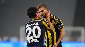 Süper lig takımlarından fenerbahçe'nin sportif direktörüdür. Caner Erkin Den Emre Belozoglu Na Duygusal Mesaj