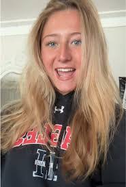 Lauren Cook's Instagram, Twitter & Facebook