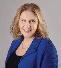 Lynette Hayes's Instagram, Twitter & Facebook