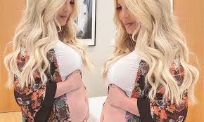 Was tori spelling pregnant with her sixth child after threatening to cut off henpecked husband dean mcdermott's $500 a week allowance if he refused to agree to expand their family? Tori Spelling Admits She S Not Pregnant In Lengthy Post Defending Controversial April Fools Day Snap Daily Mail Online