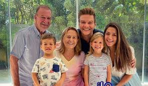 Ambos nasceram em são paulo. Michel Telo Completa 40 Anos E Ganha Festa Surpresa Quanta Gratidao Quem Quem News
