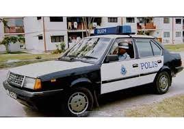 Apa yang membezakan kereta peronda polis selain dari pelekat seragam polis yang dipasang pada bahagian luar kereta peronda? Kereta Peronda Polis Pada Era 1970an Videoviral Malaysia Facebook