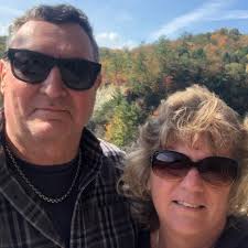 How busy are weekend crowds at Water Safari?