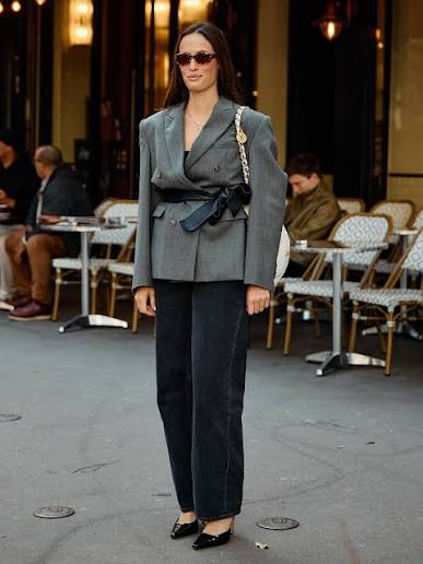 Paris Fashion Week SS26 Street style at Mugler show #streetstyle  #streetfashion #mugler #pfw
