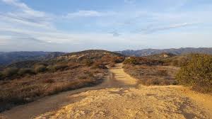 Los leones trailhead, located in the town of pacific palisades, has one of the most sweeping views of the ocean of any trails in the area. Ucla Retirees Association Los Leones Day Hike