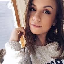 Sarah Alves's Instagram, Twitter & Facebook