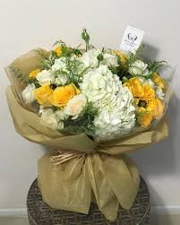 بيرل فلور بوتيك يوفر لكم جميع انواع الورد لجميع المناسبات باسعار مناسبه نوفر لكم التوصيل داخل ابوظبي والمناطق الخارجيه ت graduation diy pantry design flowers