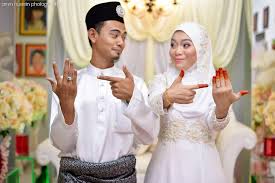 Oleh sebab itu, anak kedua cenderung mempunyai pergaulan yang lebih luas. Fakta Anak Sulung Perempuan Dan Anak Sulung Lelaki Dalam Percintaan Dan Perkahwinan