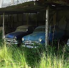 Pin By Mike Gbg On Cars Abandoned Cars Old Cars Barn Finds