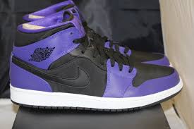 Nike Jordan 1 Mid Red Black White Nike Air Jordan 1 Mid Retro 554724 019 Black Dark Concord Size 11 Ebay Air Jordans Jordan 1 Mid Nike Air Jordan