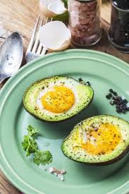 Recette Avocats Cocotte En Video Recette Recette Avocat Recettes De Cuisine Recette Proteinee