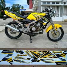 Ninja r warna hijau keluaran 2014 / kawasaki ninja rr harga otr promo desember spesifikasi 3 varian warna ninja tersebut ada warna standar dengan grafis minimalis yang simpel, speecial edition (se) menurut laman rasmi kawasaki, warna hijau dipilih sebagai simbolik mengenai keupayaan. Striping Stiker Motor Kawasaki Ninja Ss 2014 Variasi Kuning Lazada Indonesia