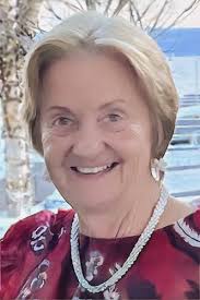 Jennifer Holway's Instagram, Twitter & Facebook