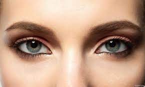Die verbindung kann sowohl über einen flächig aufgetragenen lidschatten oder mit einem lidstrich erfolgen. Augen Schminken Anleitung Fur Jede Augenfarbe