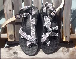 Black And White Chacos Brand New Chaco Z2 Trine Bow Black White Women S Size 9 Free 2 3 Day Priority Shipping All Reasonable Offers Considere Chacos Chacos Sandals Womens Flip Flop
