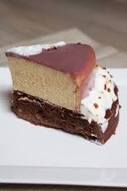Entremets Chocolat Dulcey Pate Sucree Biscuit Moelleux Au Rhum Ganache Au Chocolat Noir Croustillant Praline Croustillant Chocolat Chocolat Recette Dessert