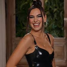 Selena gomez, dua lipa y becky g cantando y bailando new rules fuimos bendecidos pic.twitter.com/ahxwifcpvi. Thread By Gomezlikearing Selena Gomez And Dua Lipa Wearing Similar Outfits A Thread