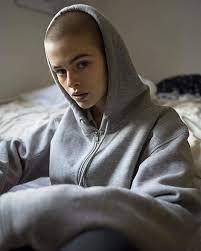 50 Stylish Nordic Winter Outfits Bald Girl Shaved Hair Bald Women
