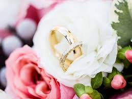 Where to put wedding rings in a church? Who Buys The Wedding Bands We Have The Answer