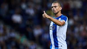 Mbemba inaugurou o marcador aos. Rhxl1nksamhxsm