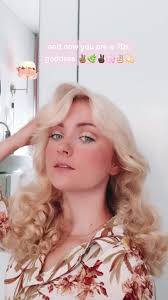 Age is not a hindrance to good taste and desire to look attractive. 70s Big Bouncy Hair Tutorial 70s Vintage Retro Abba
