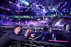 Looking for the best avicii wallpaper hd? Excellent Avicii Wallpaper Avicii On Stage 1766x1179 Download Hd Wallpaper Wallpapertip