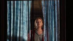 Utilisez la recherche pour trouvez votre film en streaming gratuit. La Femme A La Fenetre Un Pastiche Hitchcockien Delirant Mais Decevant Premiere Fr