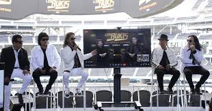 Sat, aug 28, 2021 8:00 pm. Marco A Solis And Los Bukis Begin Their Tour At The Sofi Stadium After The Reflection That The Pandemic Gave Them Mind Life Tv