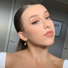 Morgan Downs (@morgan_downss)