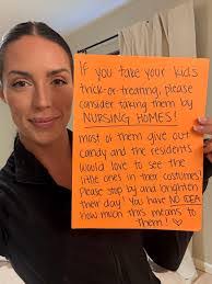 Debbie Hoffmaster's Instagram, Twitter & Facebook