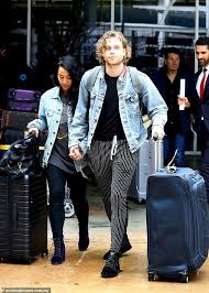 Check out luke hemmings and sierra deaton's sweetest couple pictures from events and that they've shared on instagram. 5 Seconds Of Summer Singer Luke Hemmings Brings New Girlfriend Sierra Deaton Home To Sydney Daily Mail Online