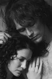 Outlander One Of The Best Romance Stories I Ve Ever Watched Jamie Fraser Outlander Outlander Outlander Fan
