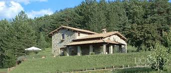 Si vous pensez à vendre, le temps est idéal pour le faire car il y a une demande accrue pour les propriétés agricoles dans le marché. Ferme A Vendre En Italie Lionard