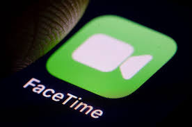 Apple Facetime Bug Allows Users To Listen In On People Even If They Don T Answer Group Facetime Facetime Facetime Iphone