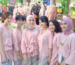 100 Inspirasi Baju Kebaya Kutubaru Terbaru Modern Dan Kekinian 2019 Wikipie Co Id