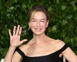 Renée Zellweger ose la transparence à Paris! Découvrez son look!