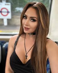 On my way to London to support my friends @sherlockhulmes and @littlenommer  play some live D&D at the Adelphi Theatre 🥰