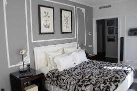 moulures decoratives cimaises et rosaces classicisme et modernite stuckleisten wohnzimmer ideen wohnung wandfarbe weiss