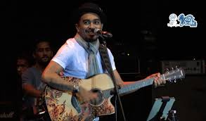 Cover lagu barat terbaru 2016 dan juga lagu terpopuler 2. Lagu Romantis Glenn Fredly Yang Ikonis Suara Surabaya