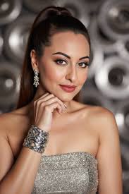 lovely moments, Kitty ❤️🐱 . . . . #bestphotochallenge  #BestPhotographyChallenge #picturechallenge #photo #challenge  #photographychallenge #picture #jaishreeram #photographer #photoshoot  #shivambangwal #youthistaan #photochallenge ...