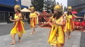 Gerak tari kidang juga berdasarkan ruang, waktu, dan tenaga. Tari Kijang By Mugirahayu