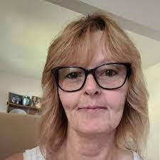 Lori Kluck's Instagram, Twitter & Facebook