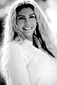 Sherry Popham's Instagram, Twitter & Facebook