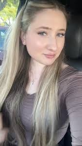 Melanie Mcbee's Instagram, Twitter & Facebook