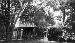 Roosevelt Home overgrown exterior