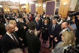 Srpsko narodno vijeće priredilo je tradicionalni božićni prijem na kojem su  se okupili suradnici, prijatelji SNV-a ali i ostali predstavnici manjina,  te politički vrh Republike Hrvatske? Svim vjernicima koji slave želimo  sretan