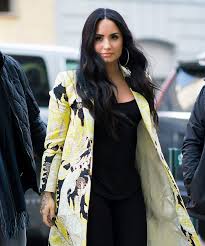 And that's how i'd look like demi lovato! Demi Lovato Debuts New Sleek Bob Haircut On Instagram