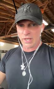 Best way to spend hospital time 🤘